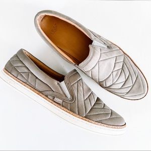 UGG • Soleda Quilted Slip On Sneaker Sz 12